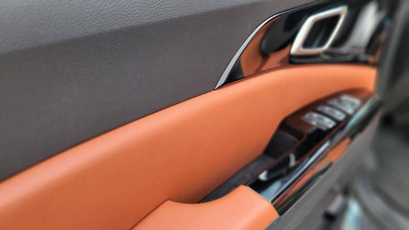 kia carnival style materials