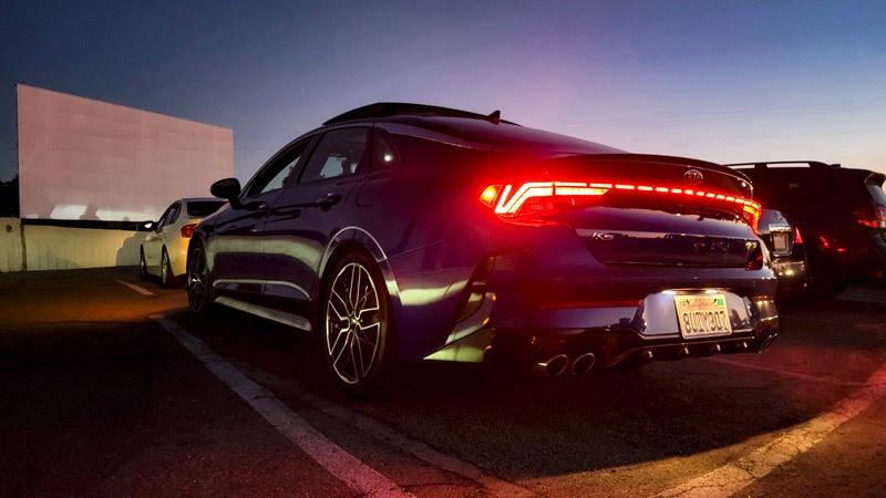 kia k5 gt rear at movies