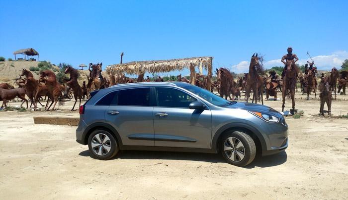 niro horse sculptures