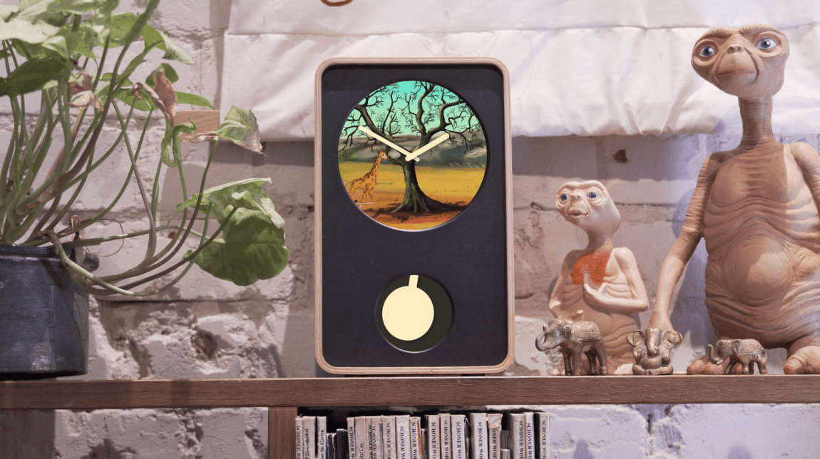 Klydoclock is a new interpretation of that classic "clock on the shelf"