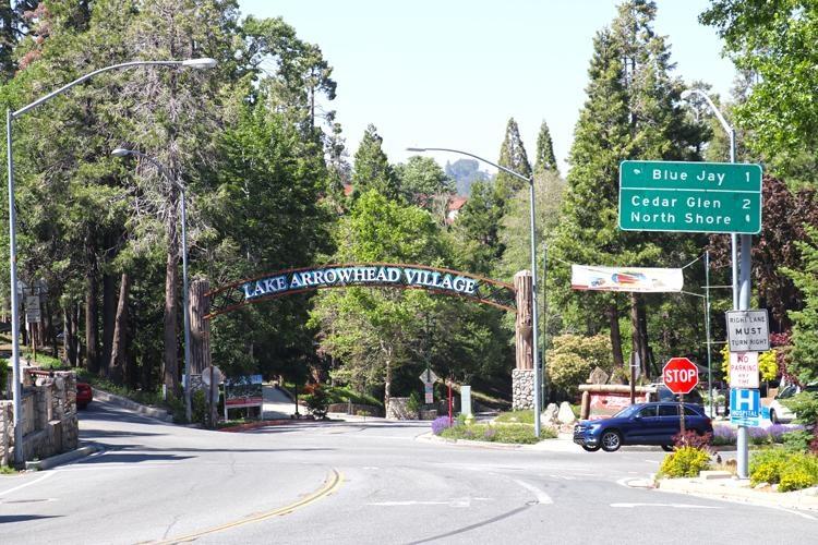 lake arrowhead village sign