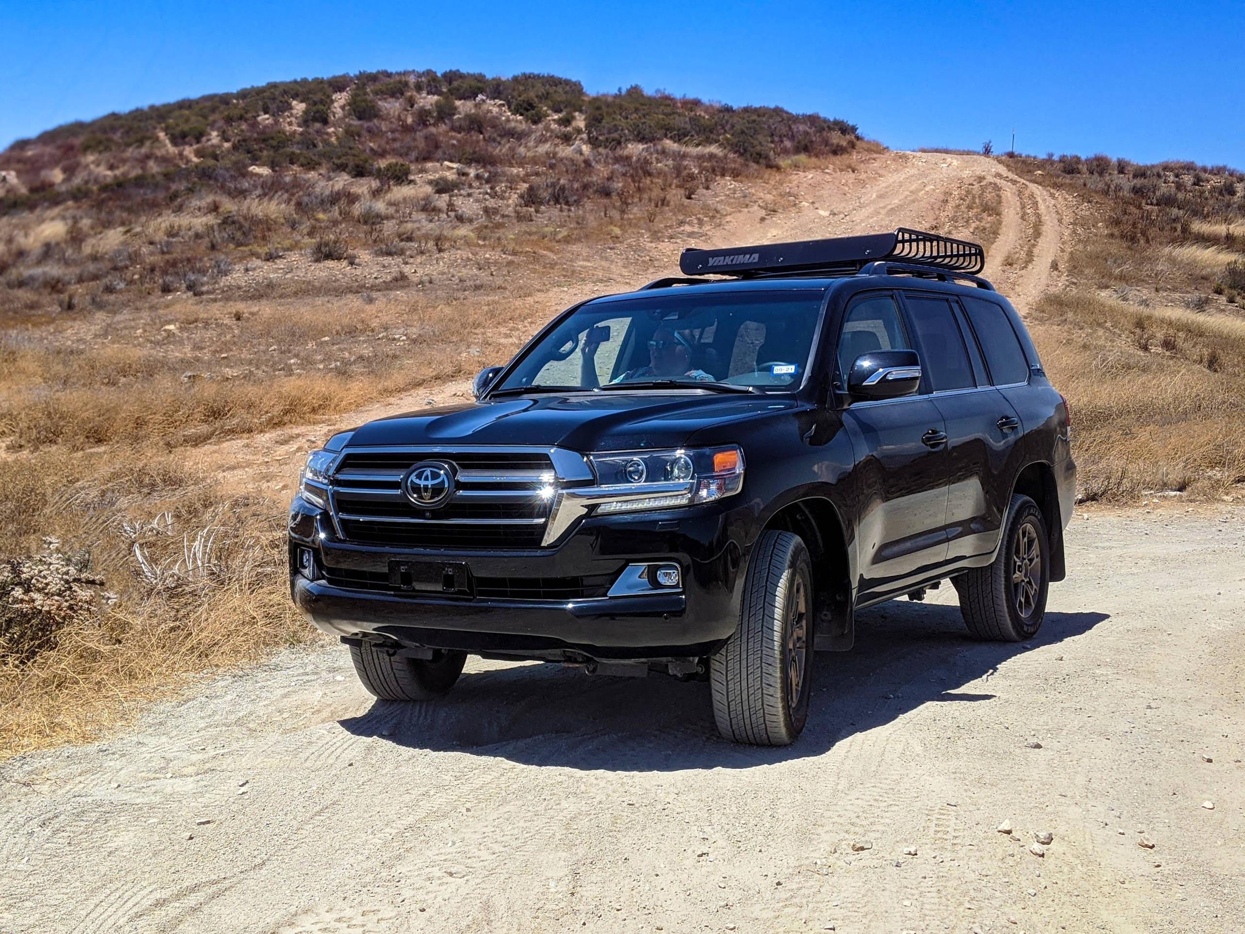 landcruiser heritage edition on trail ig