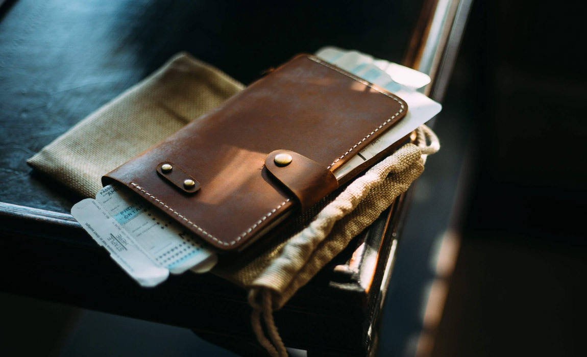 Top 10 Leather Wallet Brands For Men Who Value Style And Quality