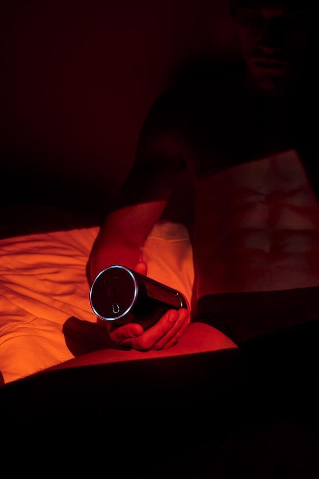 lelo f1s in hand
