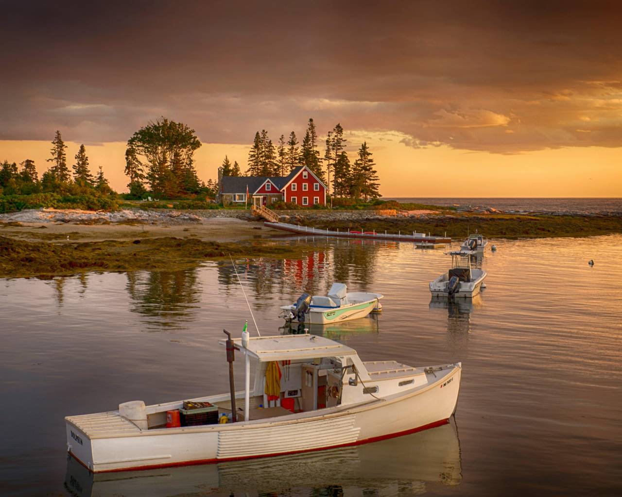 cape harbor maine lobster boat