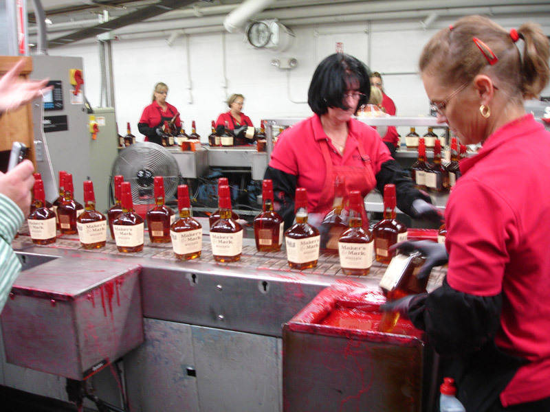 makers mark distillery tour bottling line
