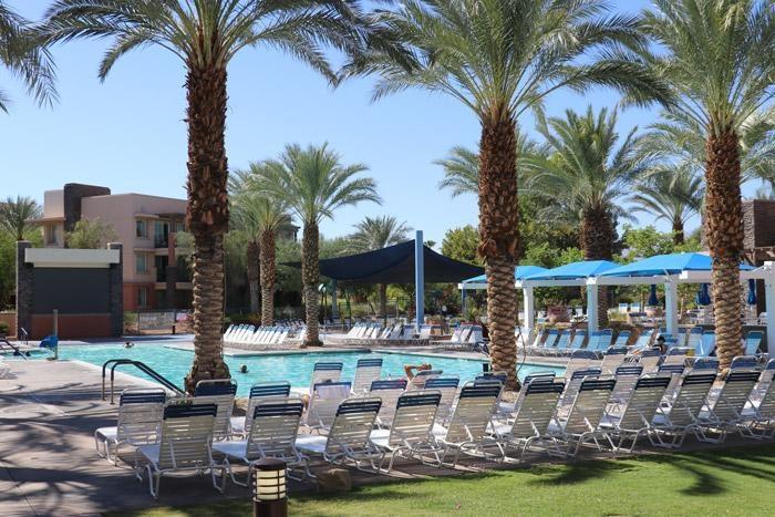 resort pool with movie screen marriott shadow ridge