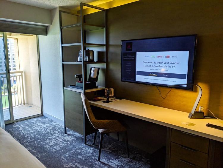 desk space and smart tv dallas marriott las colinas
