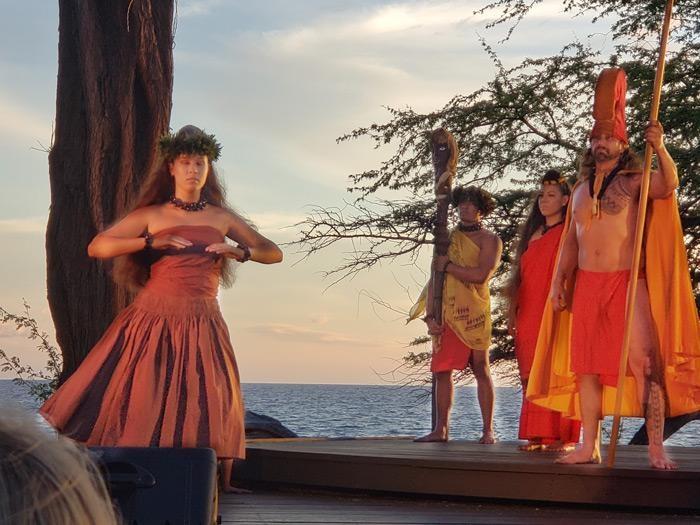hula dancer at mauna kea luau