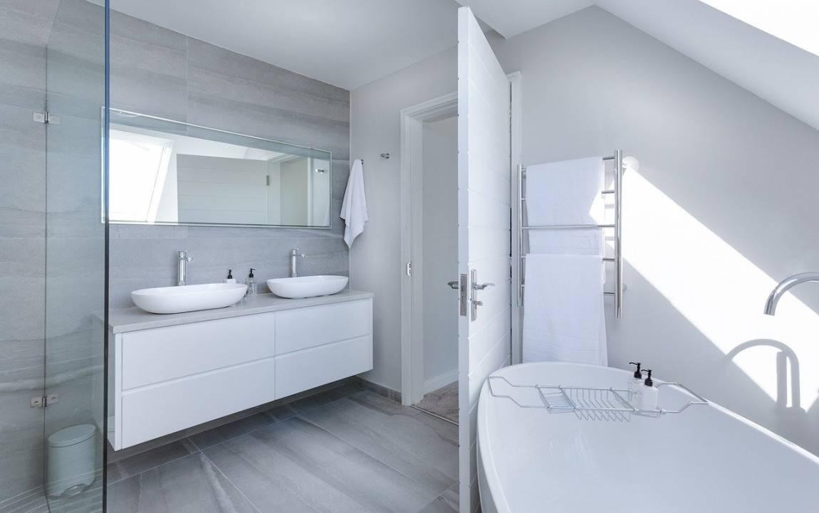 modern minimalist design looks great in a bathroom