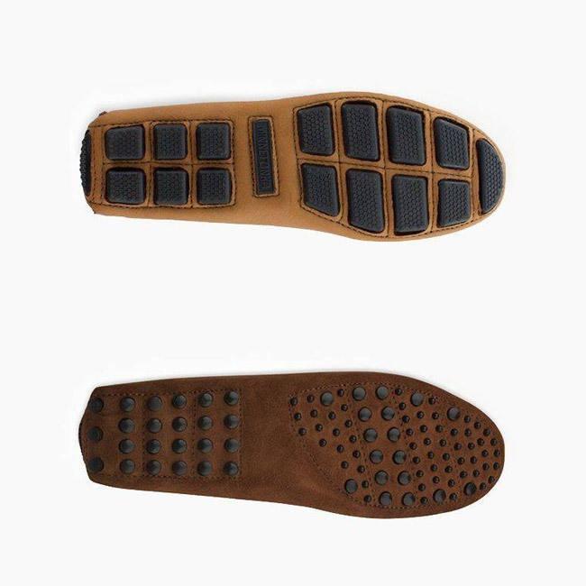 dfiferent tread patterns on minnetonka driving moccasins