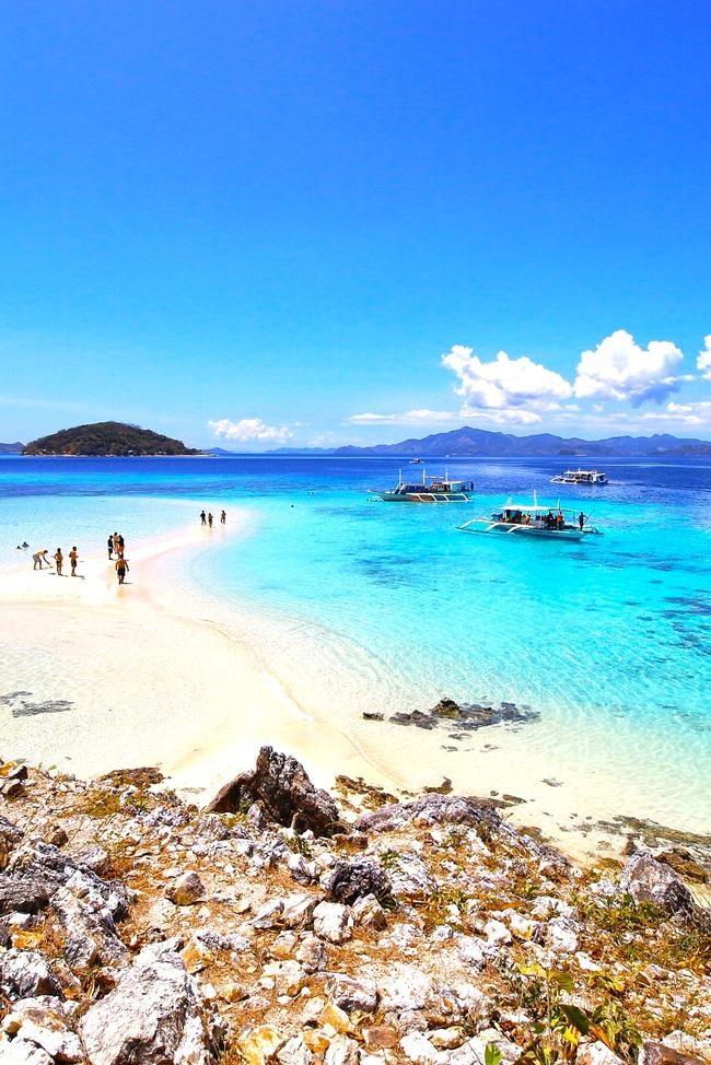 malcapuya beach coron philippines