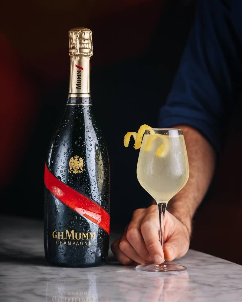 buttonhook g.h. mumm cocktail select