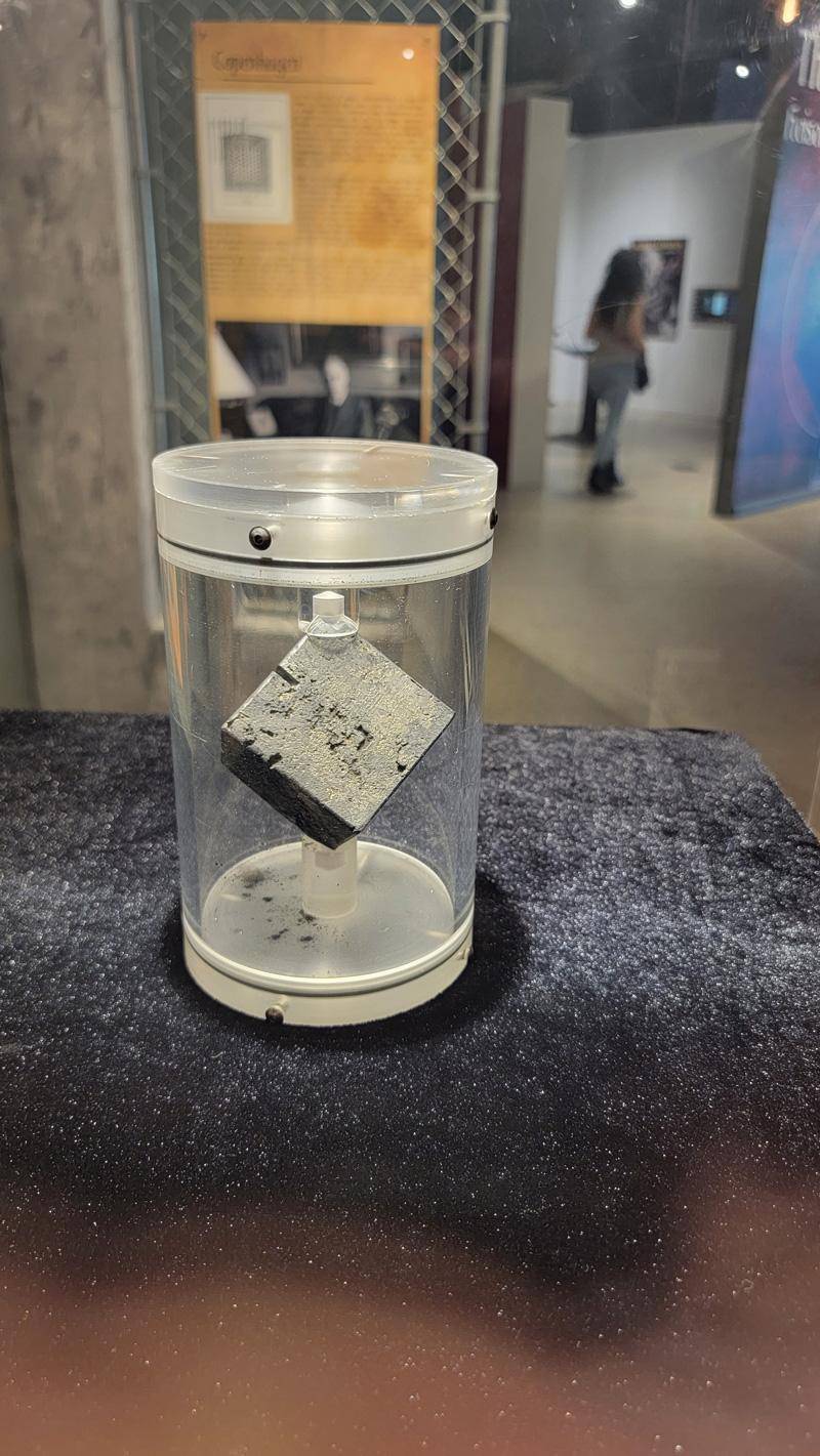 heisenberg cube nazi atomic bomb effort