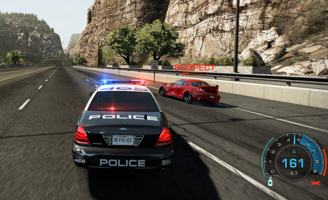 Playing as a cop in Need For Speed: Hot Pursuit Remastered 