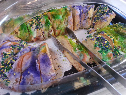 court-of-two-sisters-king-cake