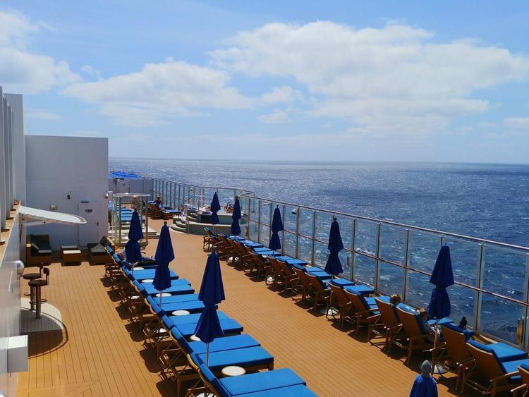 outdoor lounge area norwegian joy