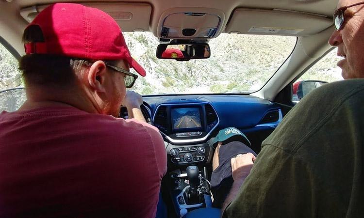 using jeep cherokee rear view camera to avoid off road obstacles