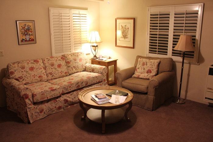 carmel-country-inn-sitting-room