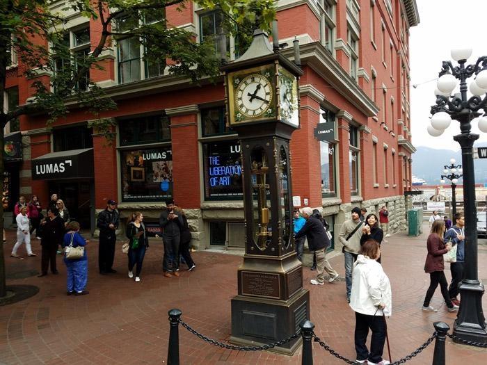 gastown steam clock vancouver canada