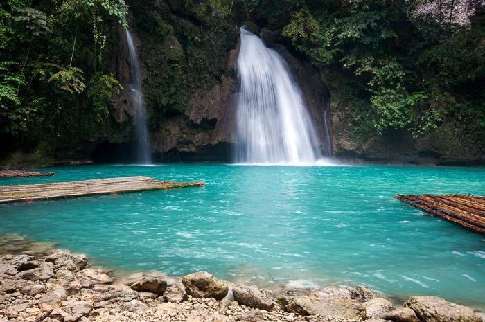 kawasan falls cebu philippines