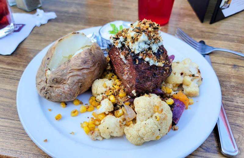 poor reds bbq tri tip blue cheese