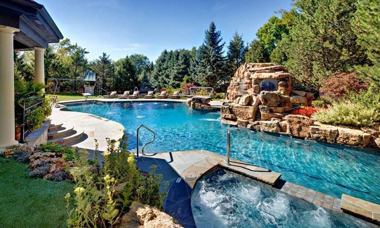 pool cleaning tips to make cleaning easier and healthier