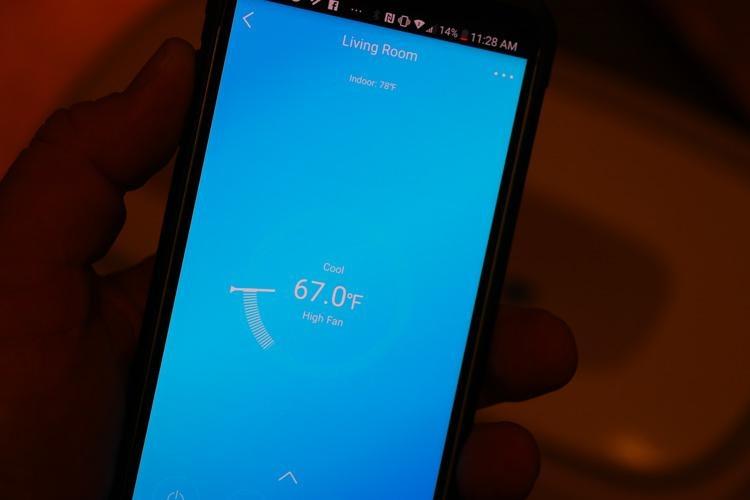 controlling the temperature with mobile app