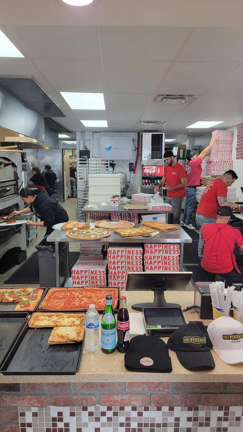 making pizzas prince st pizza