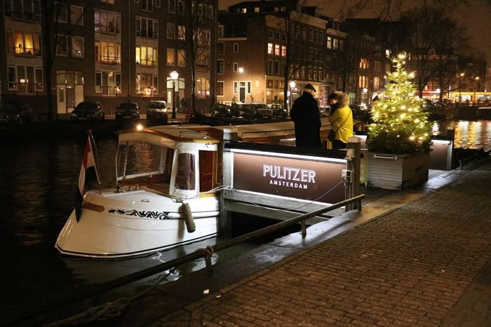 tourist canal boat pulitizer amsterdam