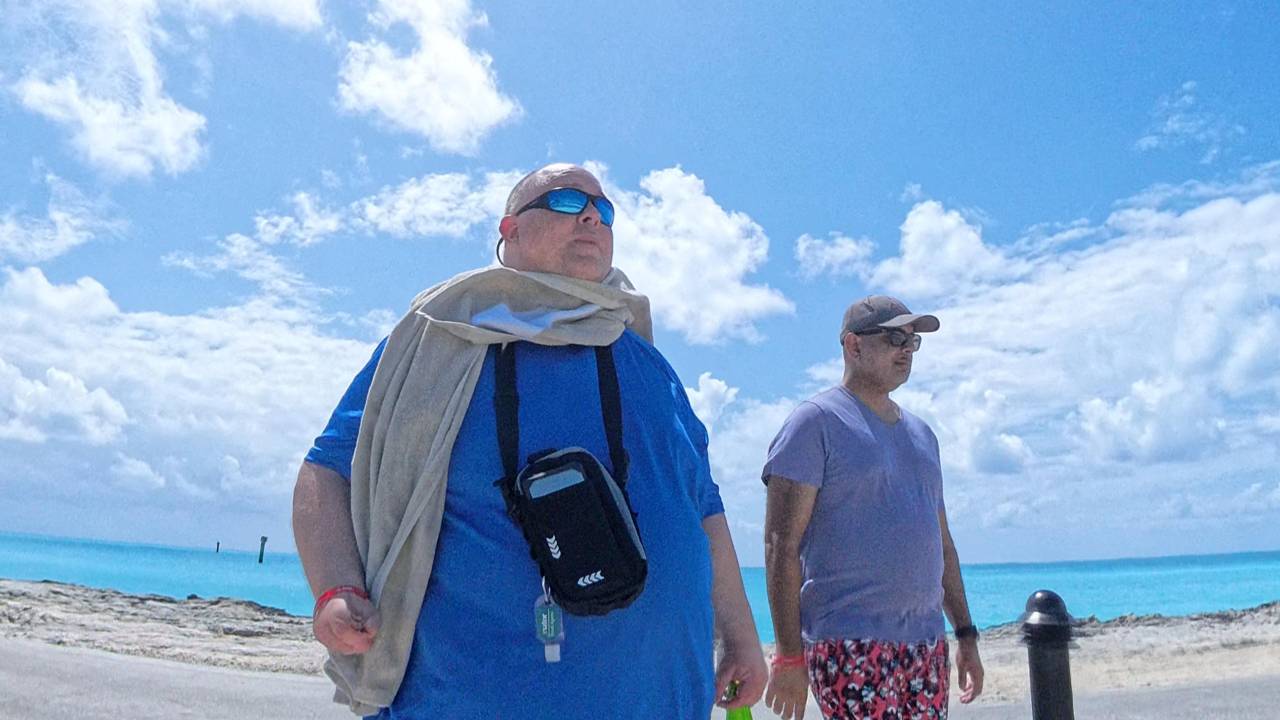 review of the raverunner crossbody travel pack fanny pack
