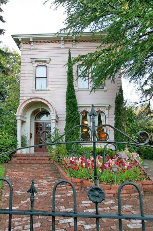camellia inn sonoma california bed and breakfast romantic getaway