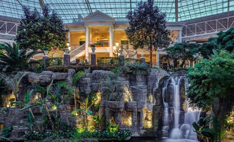 gaylord opryland nashville souther style romantic getaway