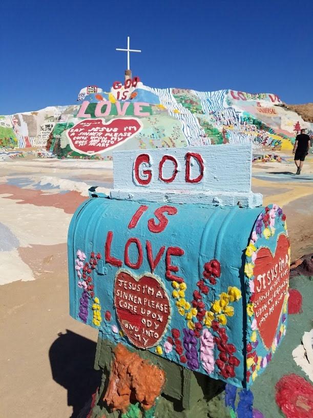 salvation mountain mailbox