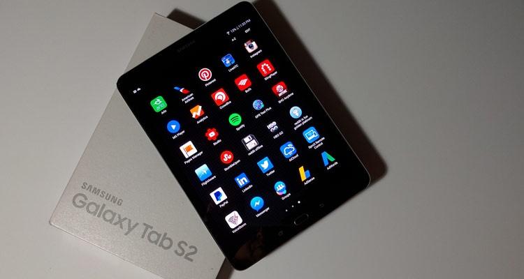 Galaxy Tab S2 and Box