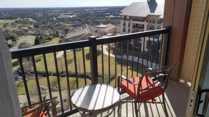 balcony