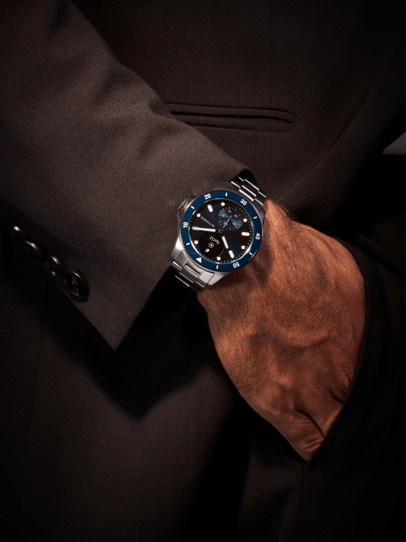 scanwatch nova blue spo2 business man