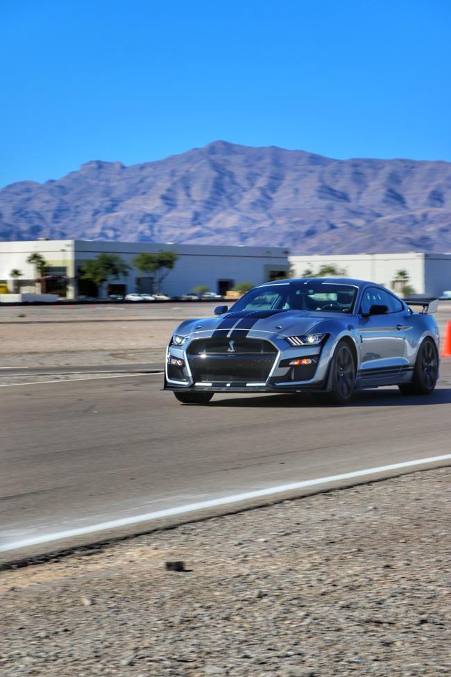shelby gt500 mustang with carbon fiber track package