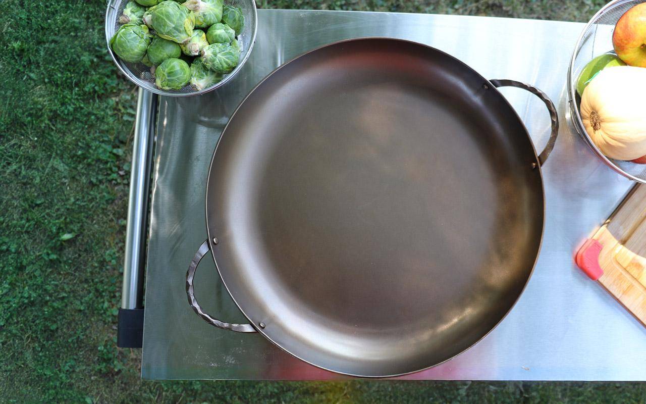Smithey Ironware Carbon Steel Paella Pan Review