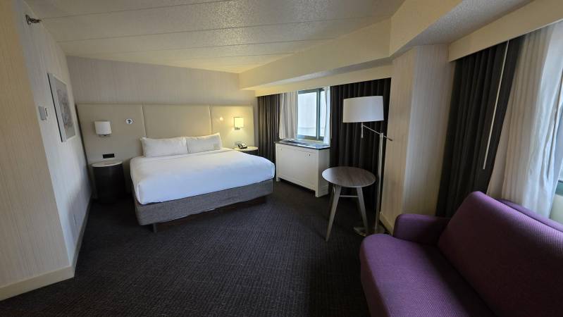  Sonesta Columbus Downtown corner king room
