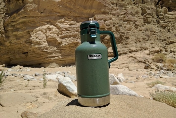 growler of water