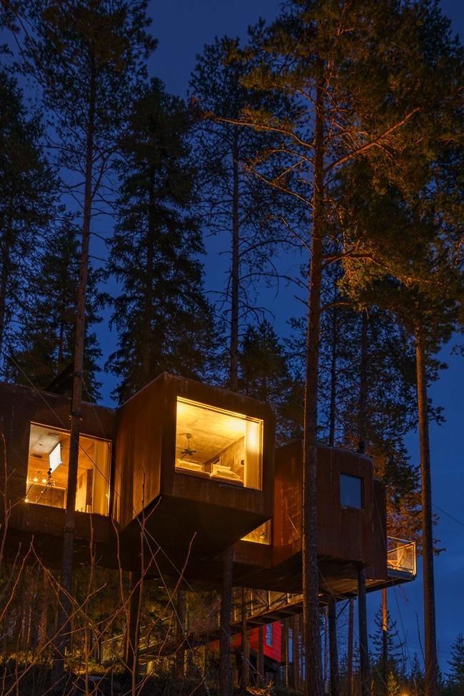 dragonfly swedish treehouse
