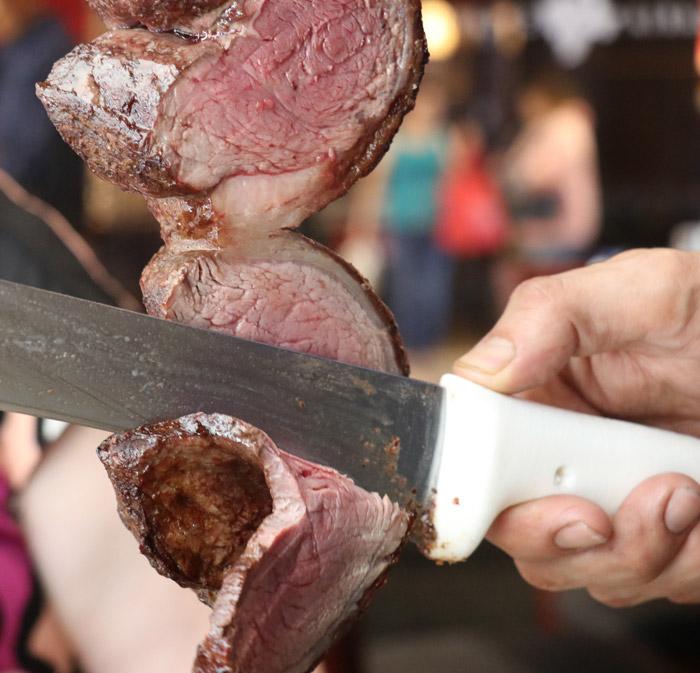 cutting picanha house special at texas de brazil