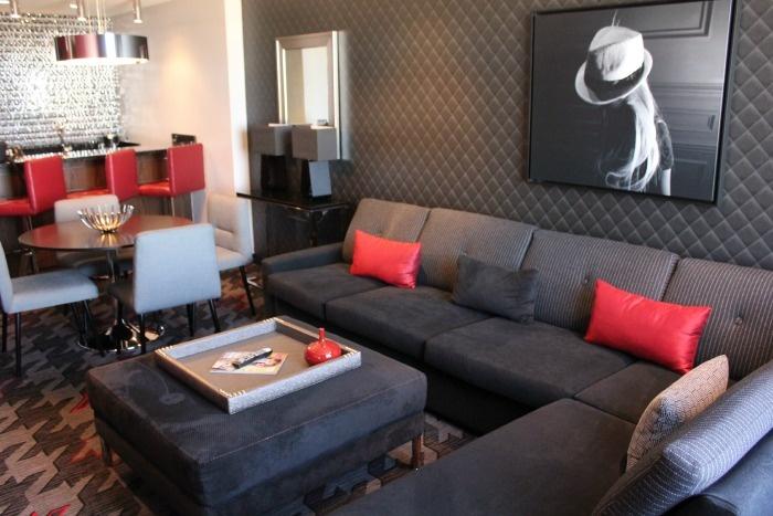 seating area bar
