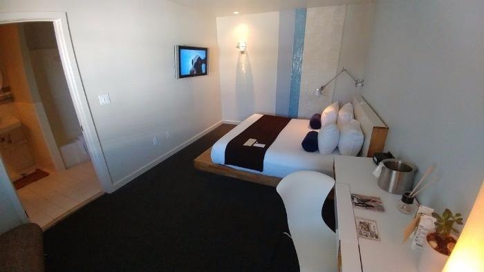 the pearl guest room