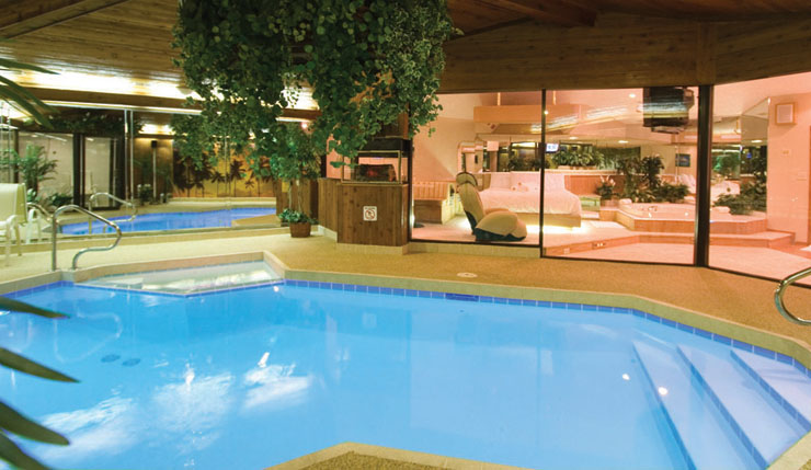 sybaris majestic swimming pool suite