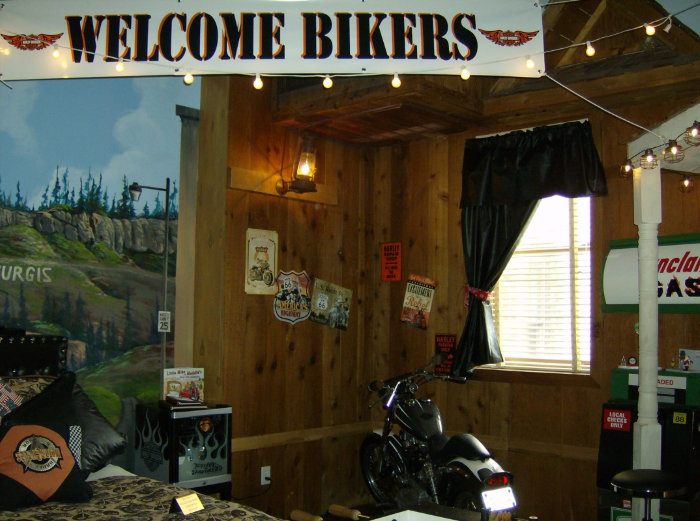 Biker's Roadhouse Fantasy Suite at The Anniversary Inn