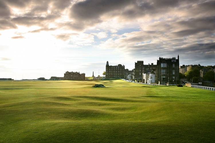 old course at st andrews golf course 18th hole