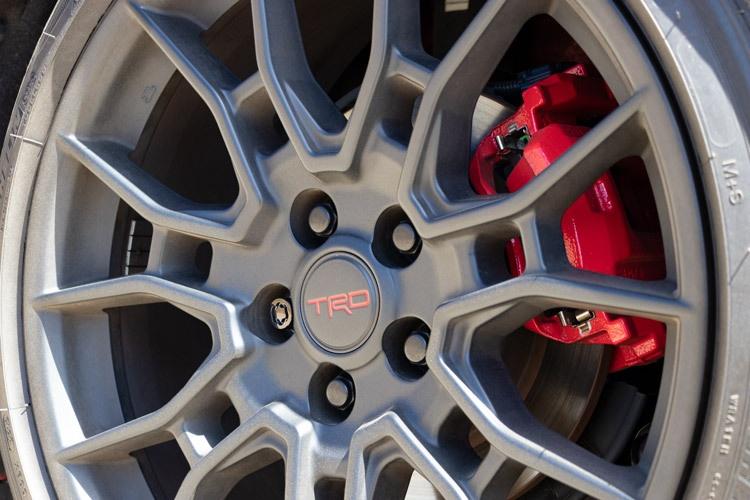 brakes on toyota avalon trd