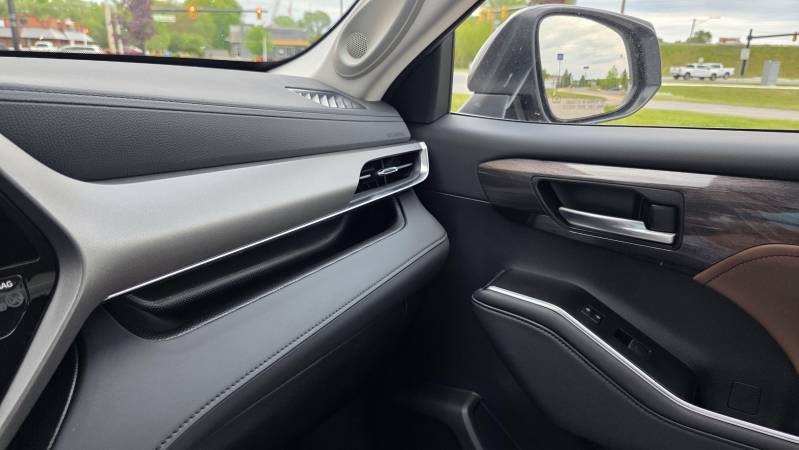 Toyota Highlander 25th Edition Hybrid